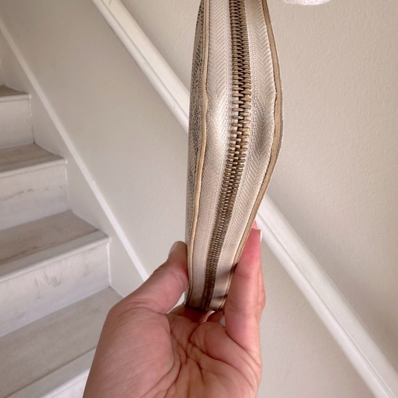 Louis Vuitton Damier Azur Zippy Wallet - Picture 12 of 15